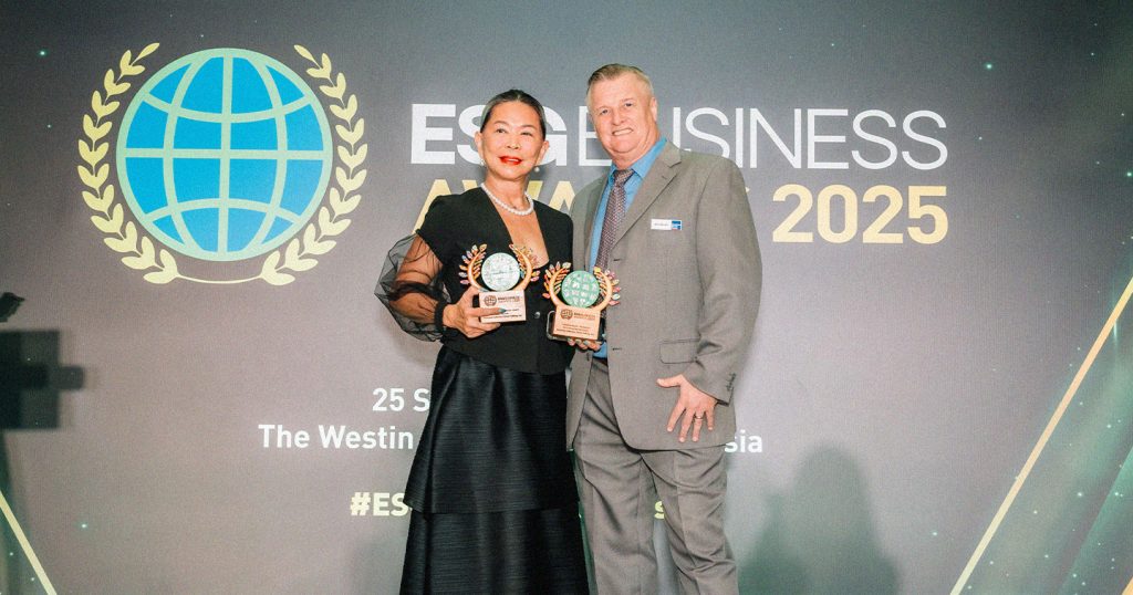 Personal Collection bags awards at the Asia ESG Business Awards for biodegradable packaging, #GreenLifeGreatLife Movement