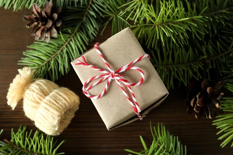15 Holiday Gift Ideas Worth P300 and Less!