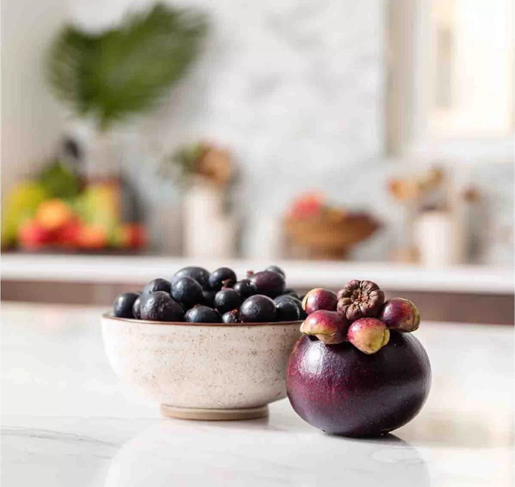 Unlocking the Power of Superfoods: Discover the Amazing Health Benefits of Maqui Berry and Mangosteen
