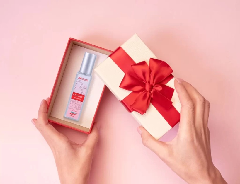 Why Fragrances Make the Perfect Gift